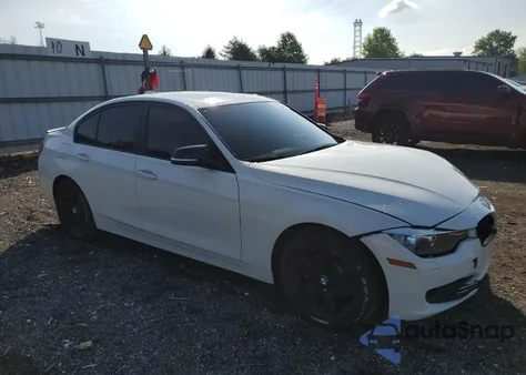 2013 BMW 328 Xi Sulev z USA, uszkodzony, nr VIN WBA3B5C56DF595867